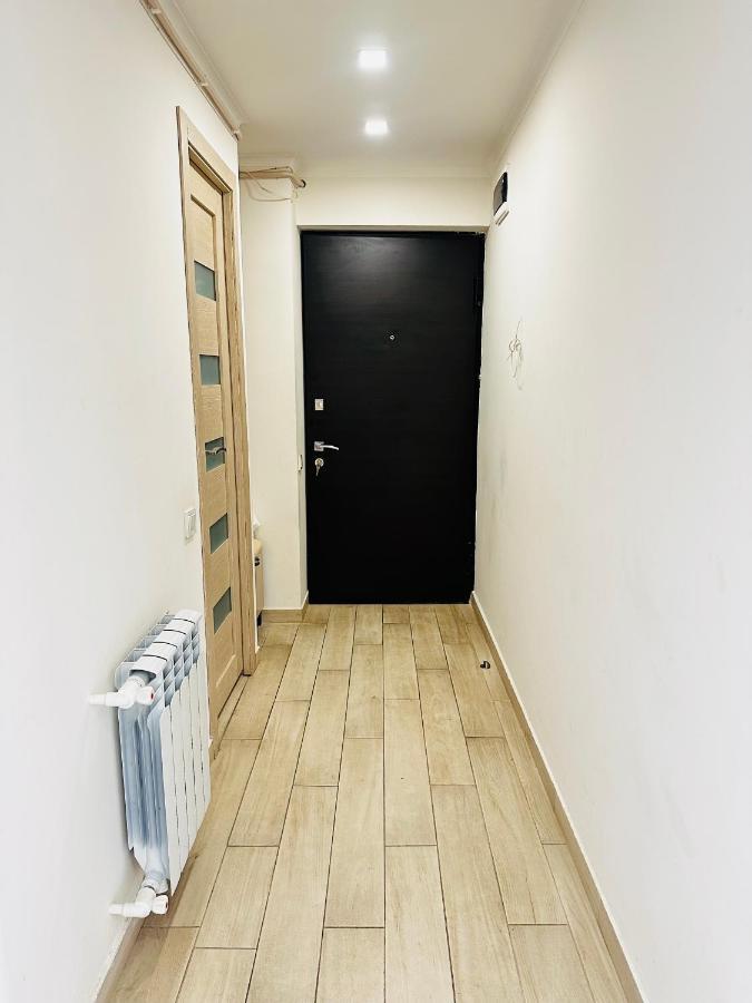 Suite Apartment On Pushkin Street Yerevan Bagian luar foto