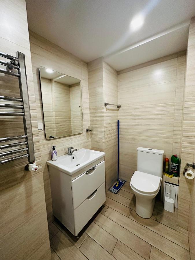 Suite Apartment On Pushkin Street Yerevan Bagian luar foto