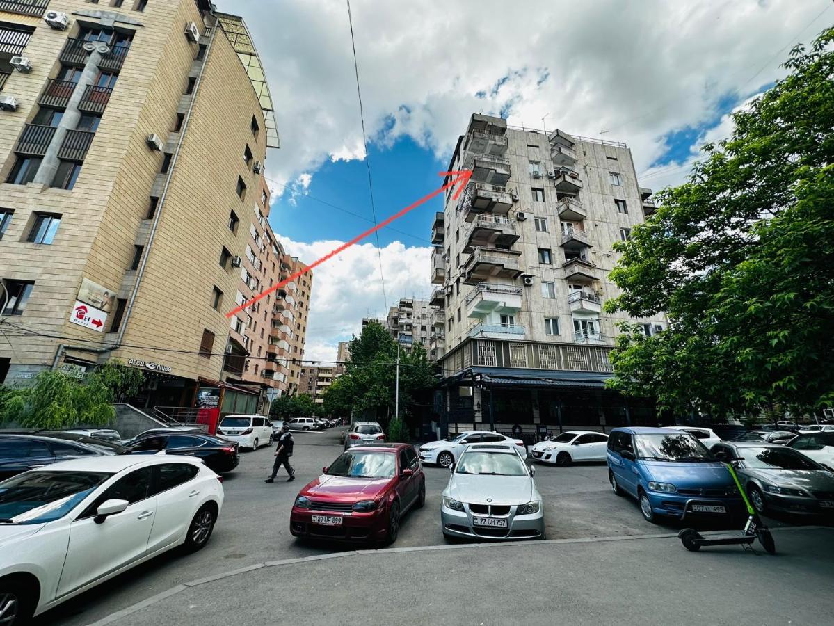 Suite Apartment On Pushkin Street Yerevan Bagian luar foto